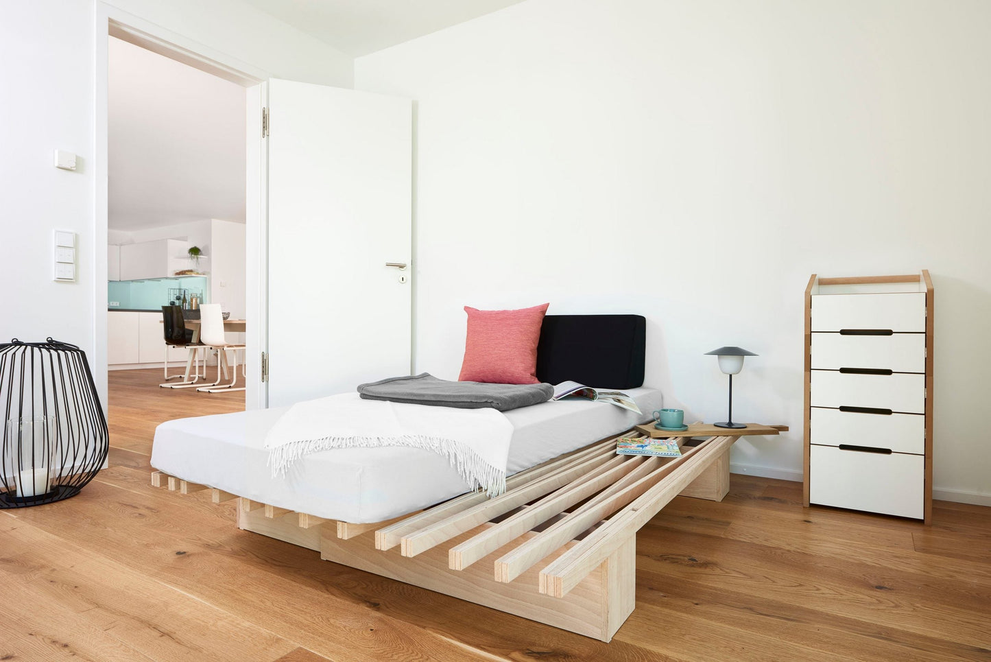 "Tojo-v" Tojo Futon Bed, extendable from 90 - 172 cm