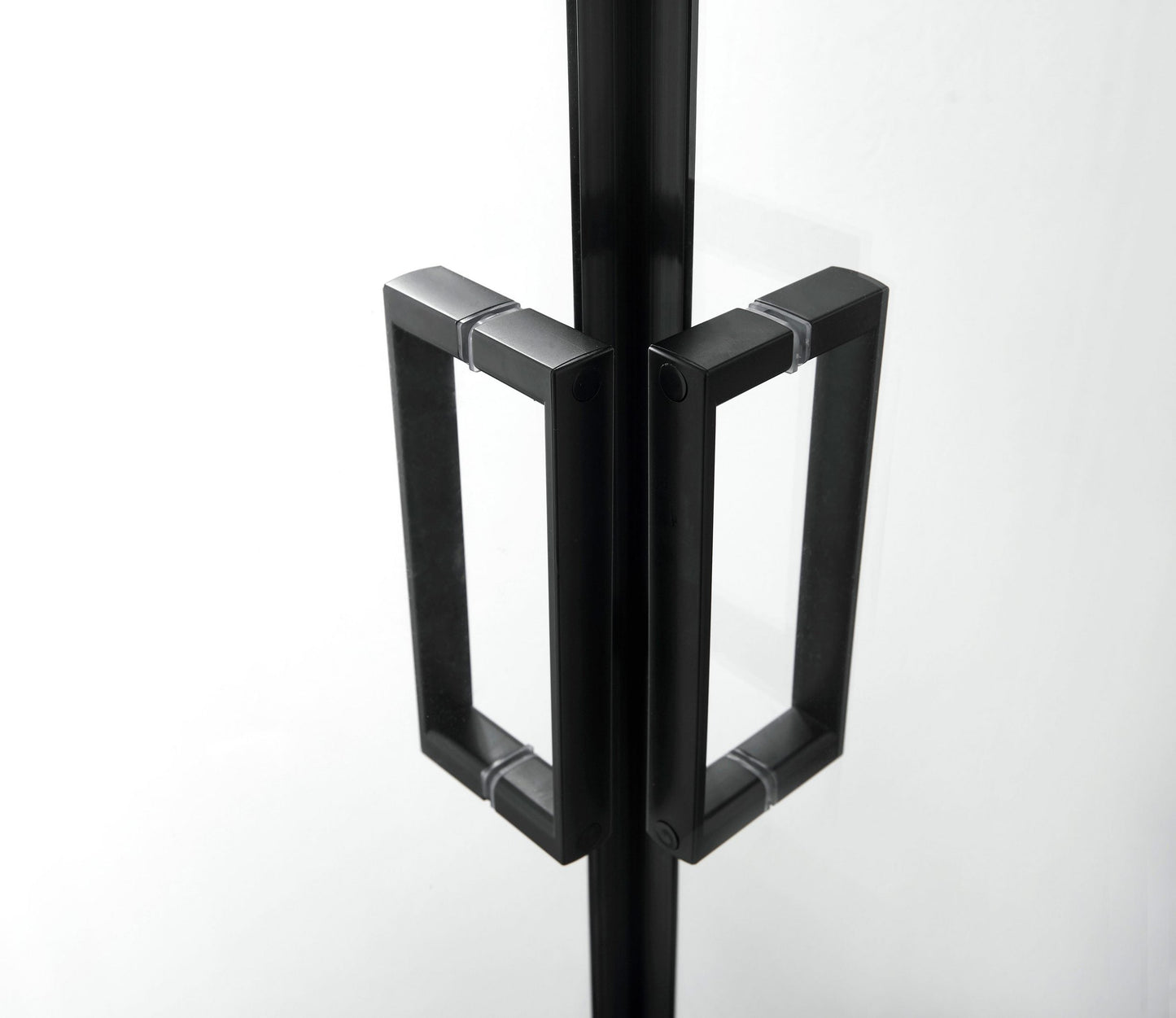 “Florenz Black” Corner Shower from Welltime