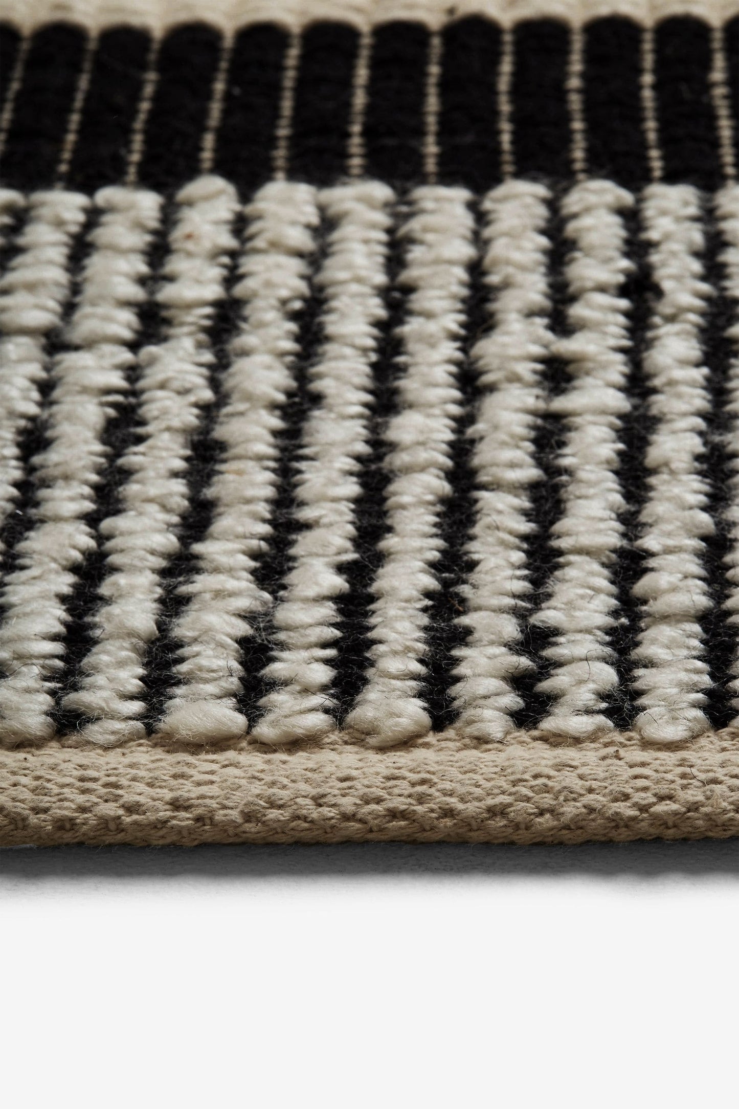 Global Geo Rug 120x170 cm by NEXT